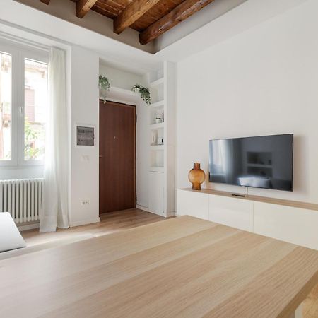 Bright Apartment -Pasteur M1 ميلان المظهر الخارجي الصورة