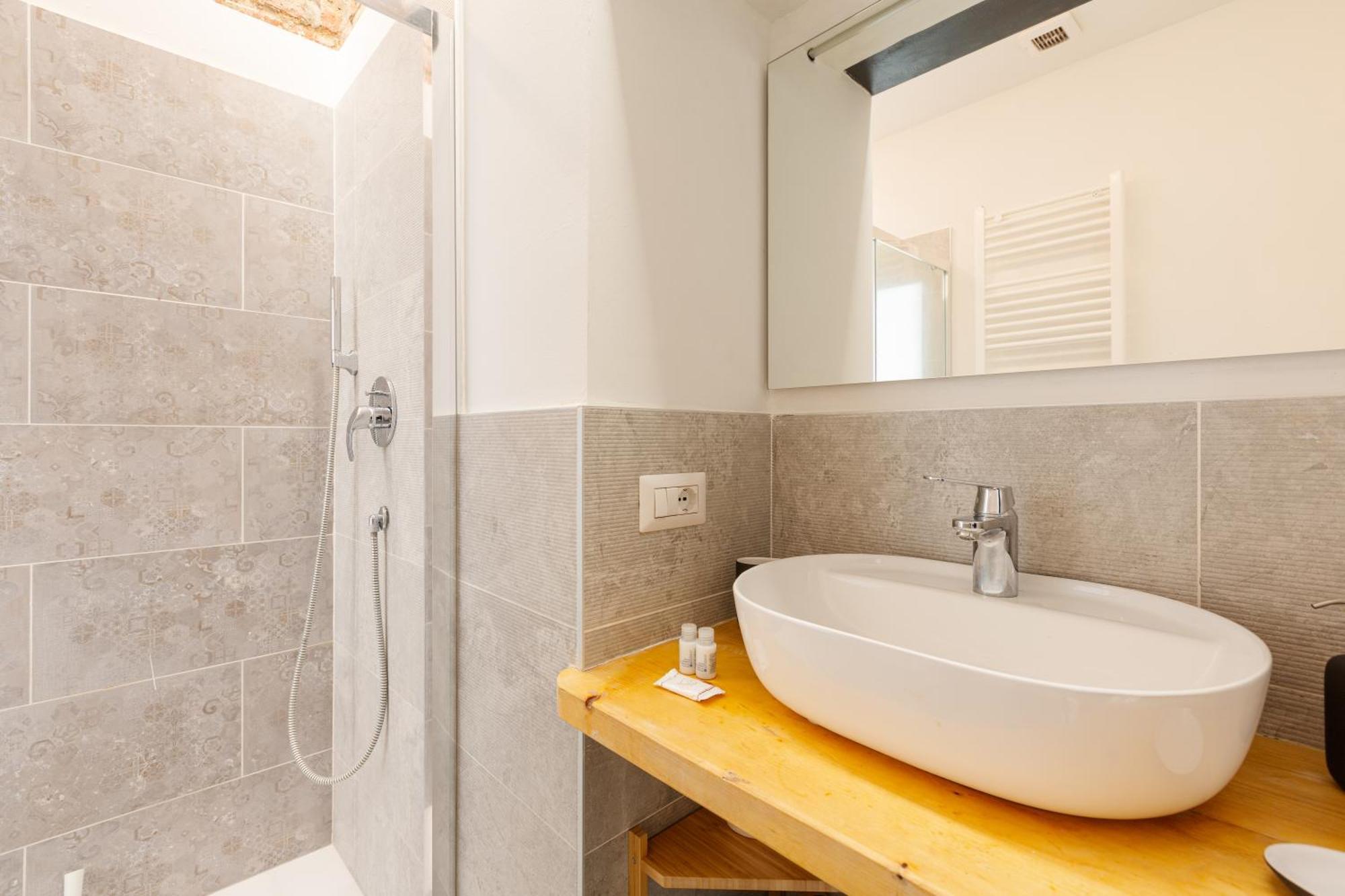 Bright Apartment -Pasteur M1 ميلان المظهر الخارجي الصورة
